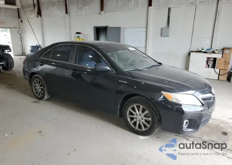 2011 Toyota Camry Hybrid z USA, uszkodzony, nr VIN 4T1BB3EK9BU132373